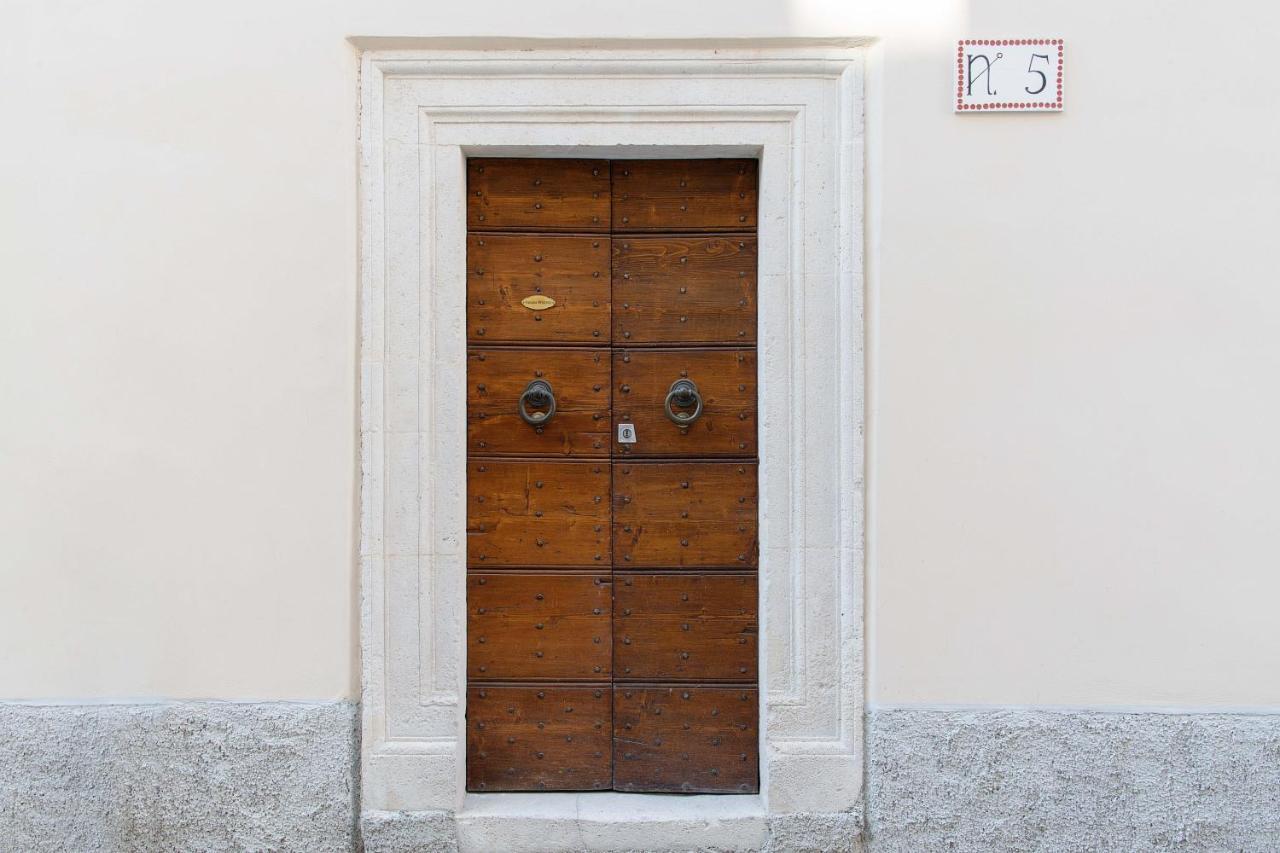 Residenza Storica: La Suite Del Grifo 라킬라 외부 사진